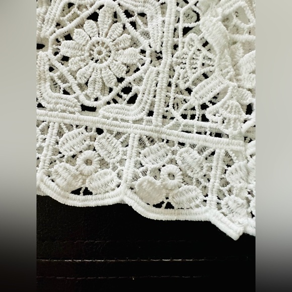 NWT Medium Dolls Kill Sugar Thrillz Country Charm Crotchet Crop Top Long Sleeves - Picture 9 of 12